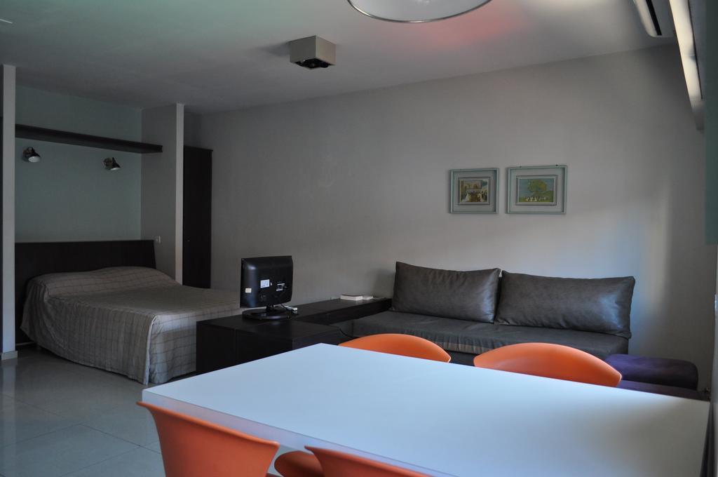 Apartment Defensa 1057 *